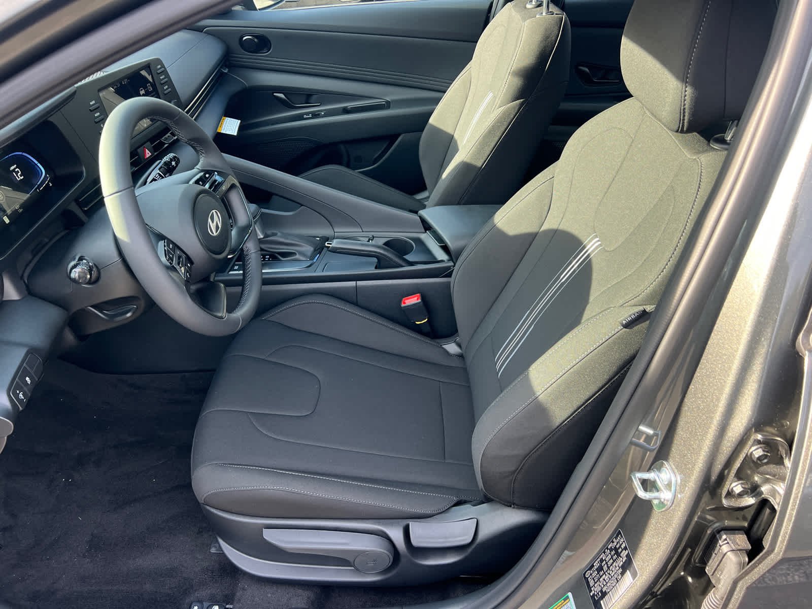 Used 2025 Amazon Gray Hyundai SEL Sport image 9