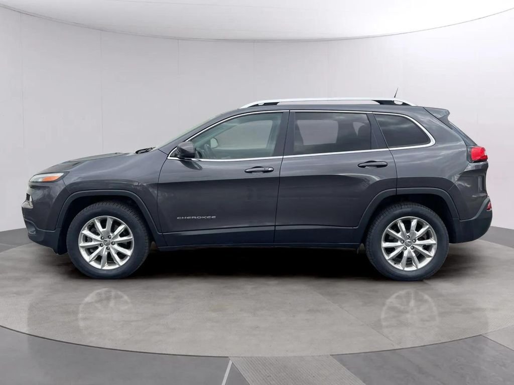 Used 2016 Jeep Cherokee Limited with VIN 1C4PJMDB8GW337537 for sale in Racine, WI