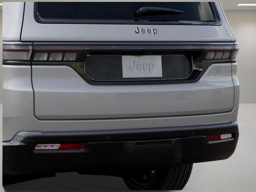 New 2026 Silver-Zynith Exterior Paint Jeep 85th Anniversary image 13