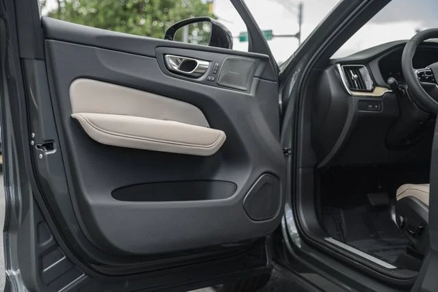 New 2026 Forest Lake Volvo T8 Plus image 36