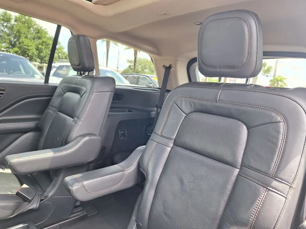 Used 2022 Black Lincoln Reserve image 24