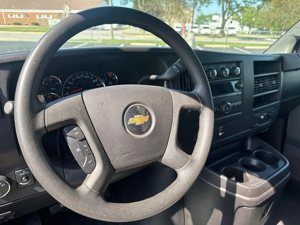Used 2017 Summit White Chevrolet Work Van image 11
