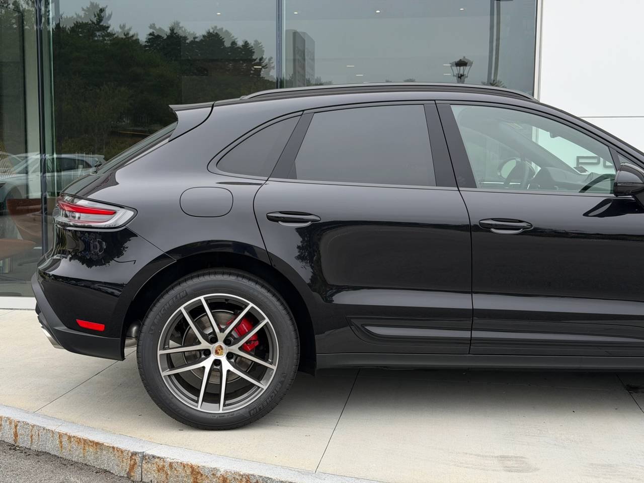 2026 Porsche Macan S - Photo 13
