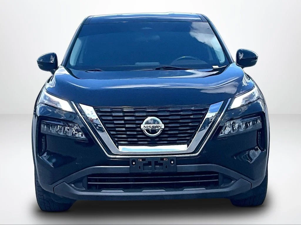 Used 2021 Black Nissan S image 4