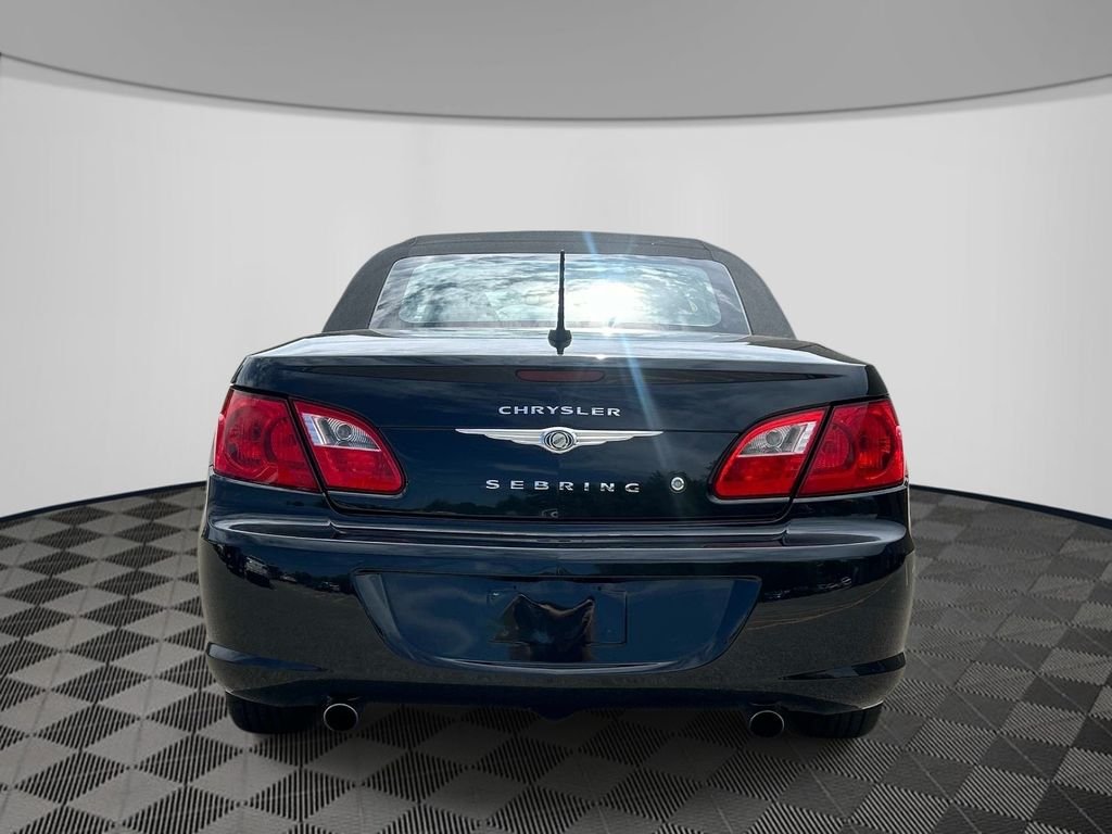 Used 2009 Black Chrysler Limited image 4