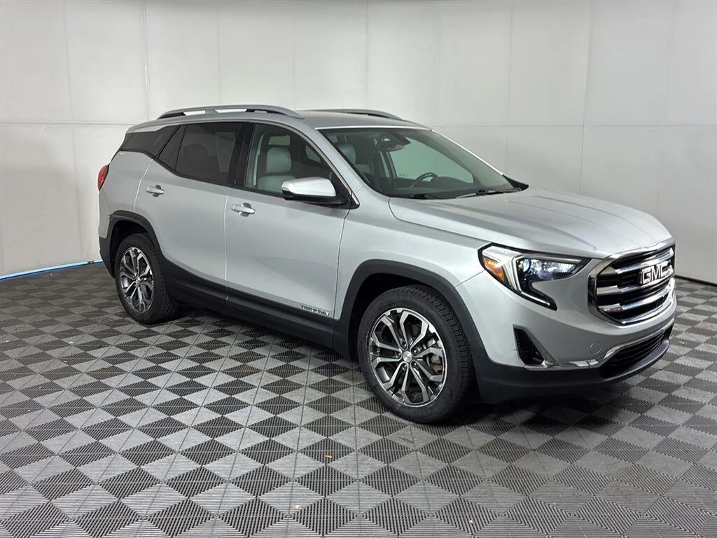 Used 2019 Quicksilver Metallic GMC SLT image 2