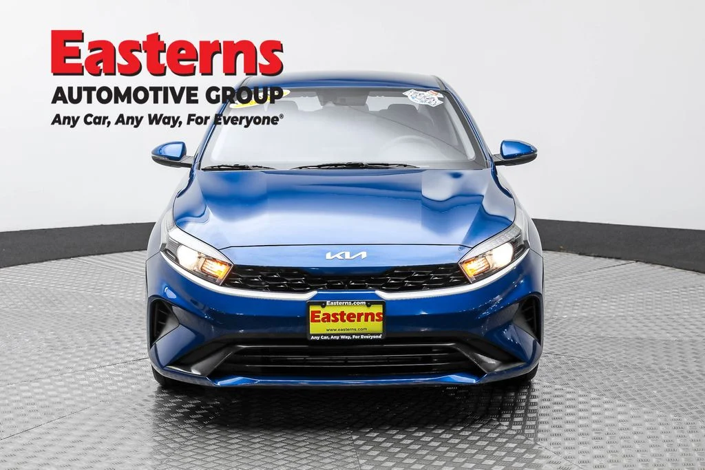 Used 2022 Blue Kia LXS image 2