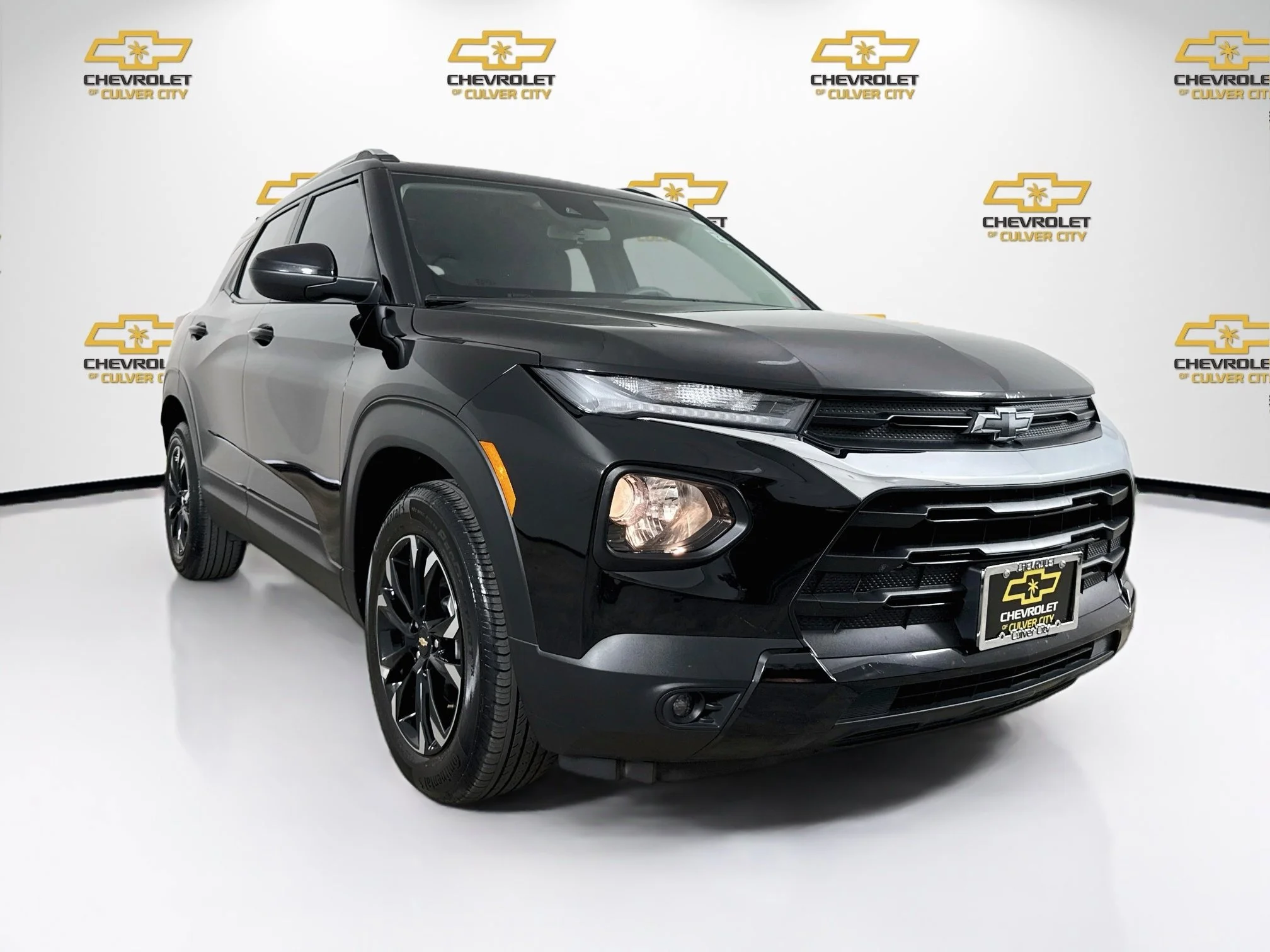 Used 2022 Mosaic Black Metallic Chevrolet LT image 1