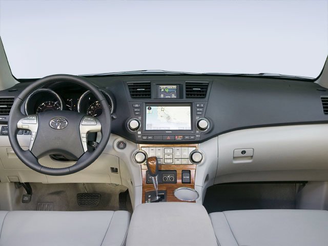 Used 2010 Blizzard Pearl Toyota Base image 4