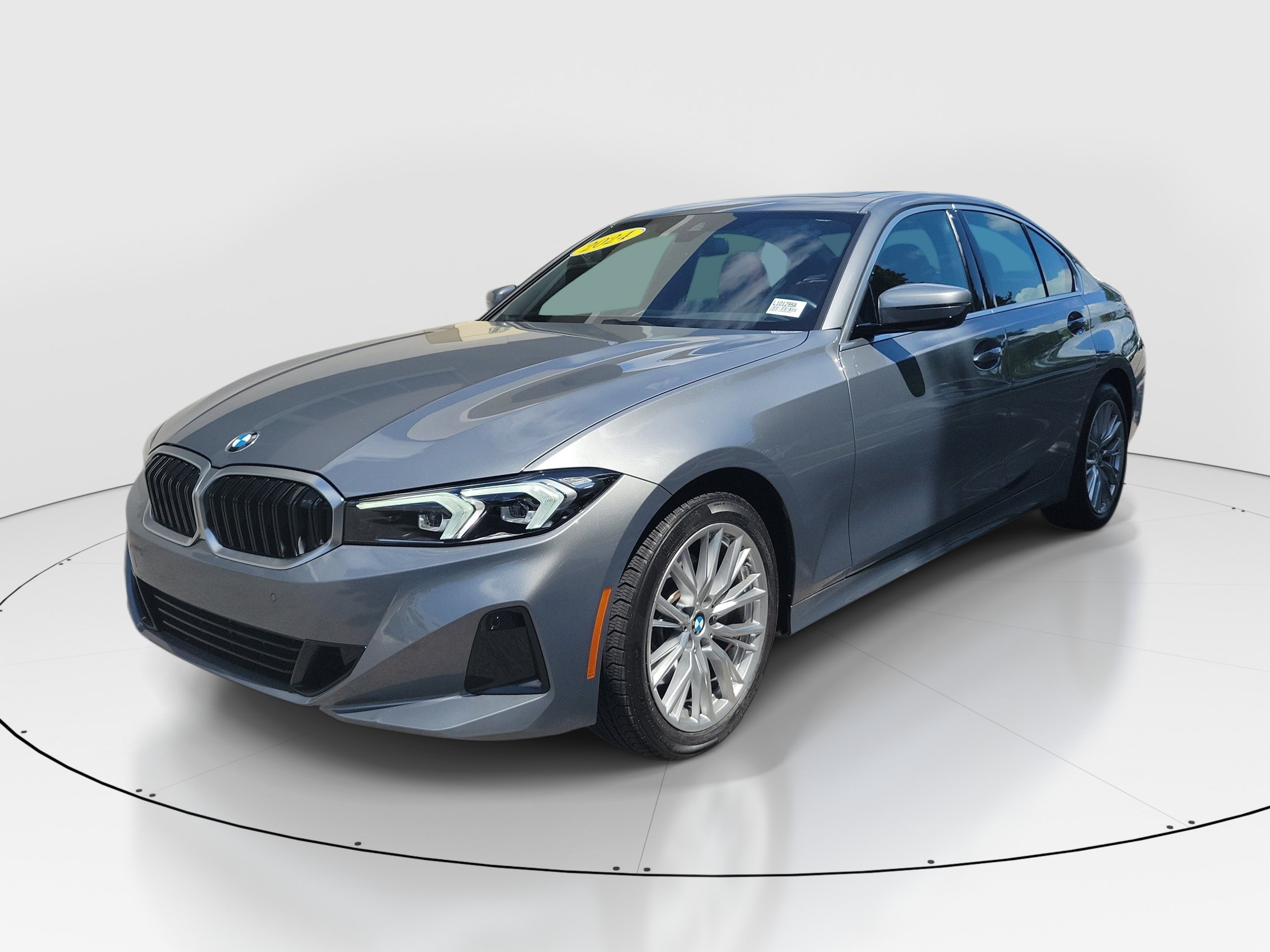 Used 2024 Skyscraper Grey Metallic BMW 330i image 3