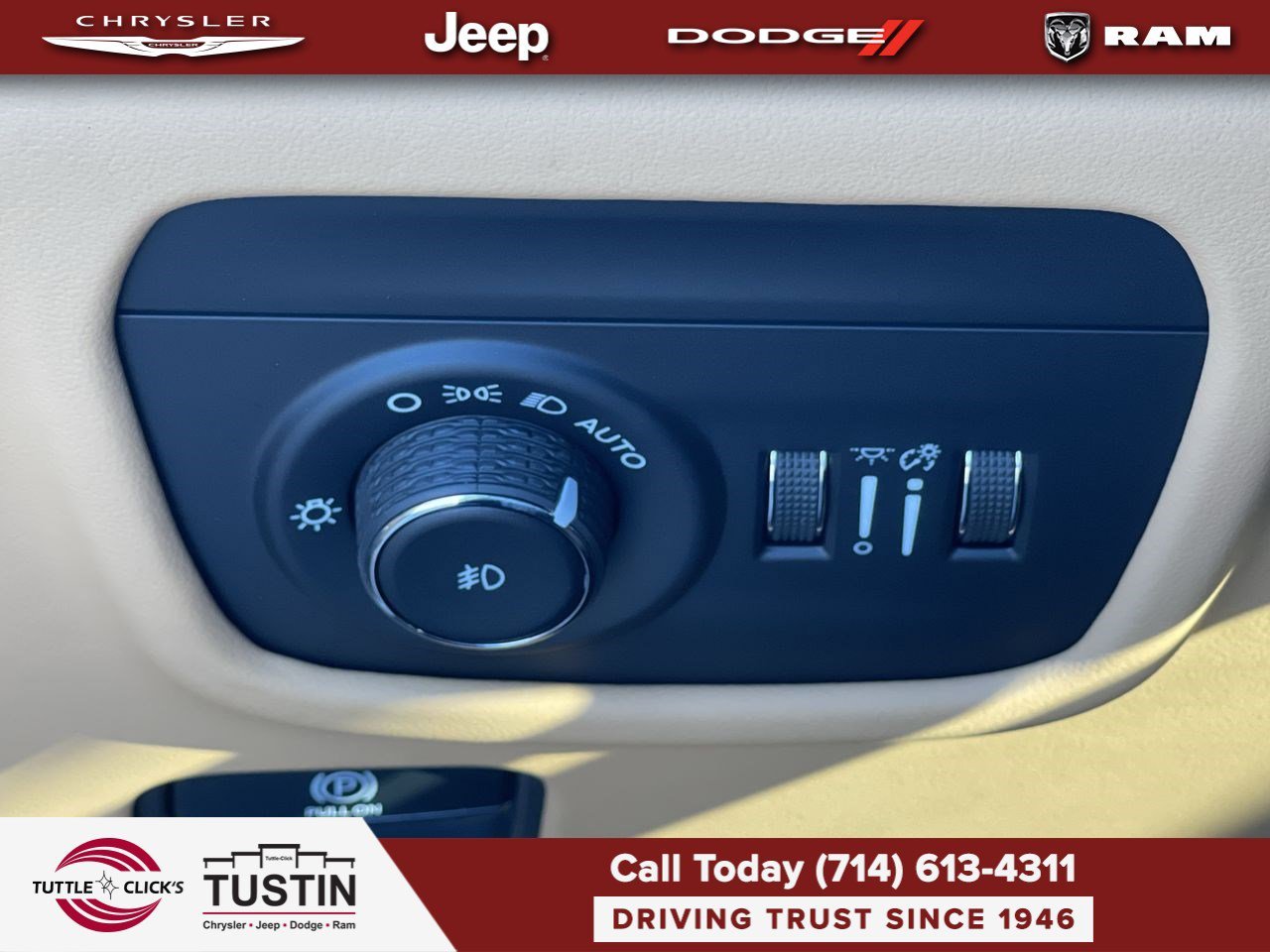 New 2026 Bright White Clear-Coat Exterior Paint Jeep Summit image 23