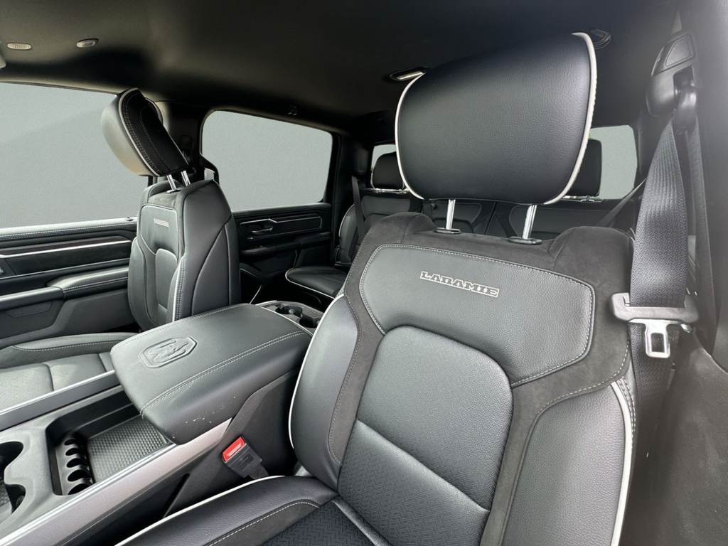 New 2026 Diamond Black Crystal Pearl-Coat Exterior Paint RAM Laramie image 22