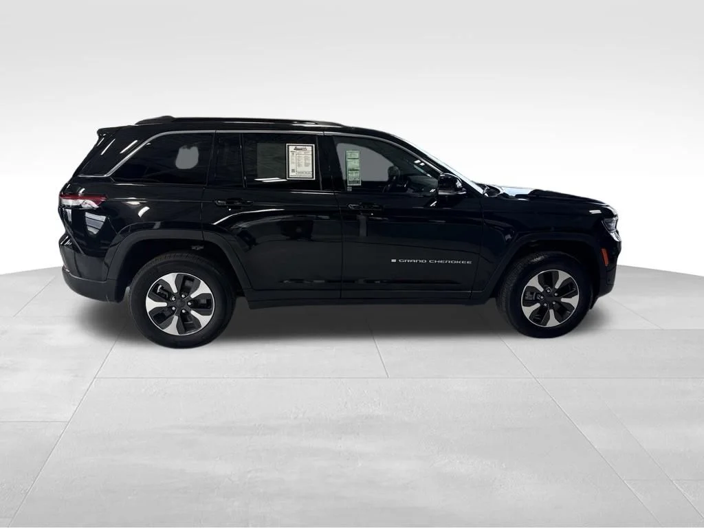 Used 2024 Black Jeep 4xe image 7