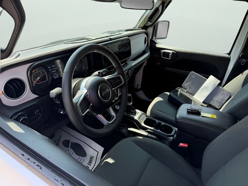 Used 2025 Bright White Clearcoat Jeep Sahara image 14