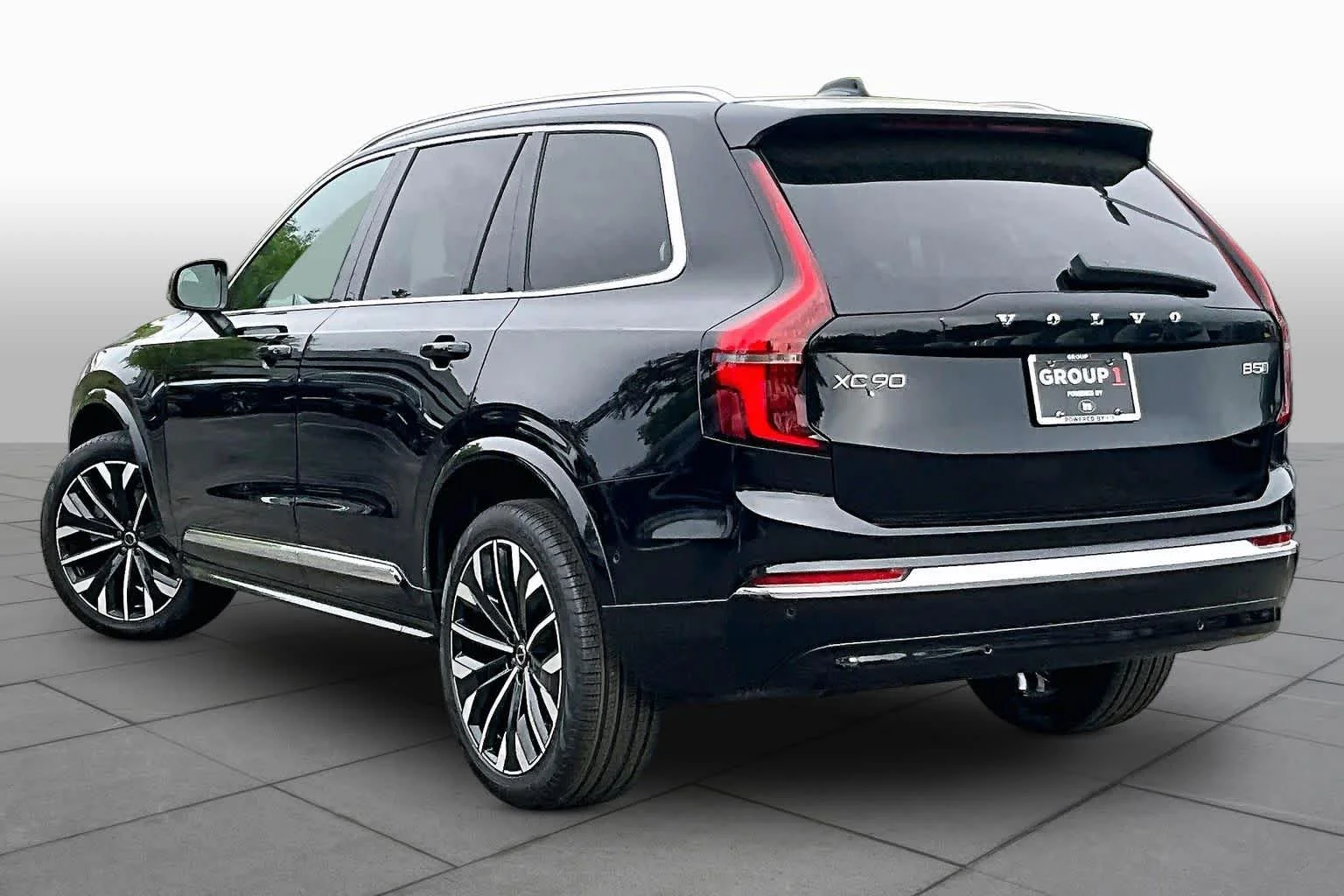 New 2026 Onyx Black Volvo Plus image 3