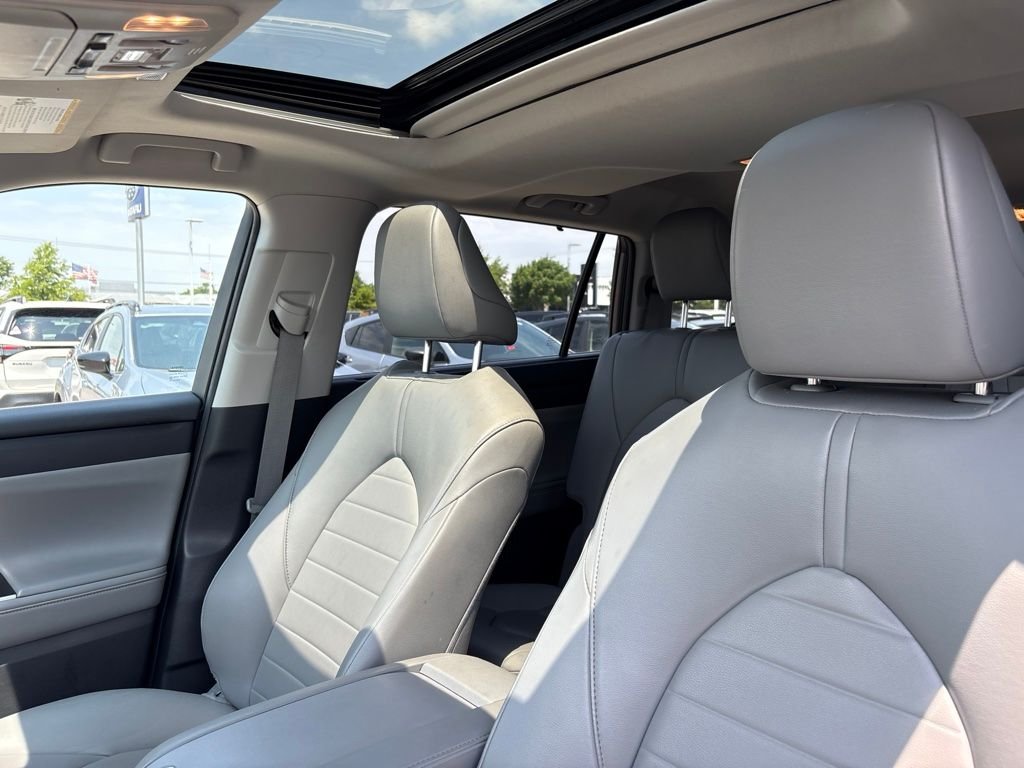 Used 2023 Gray Toyota XLE image 5