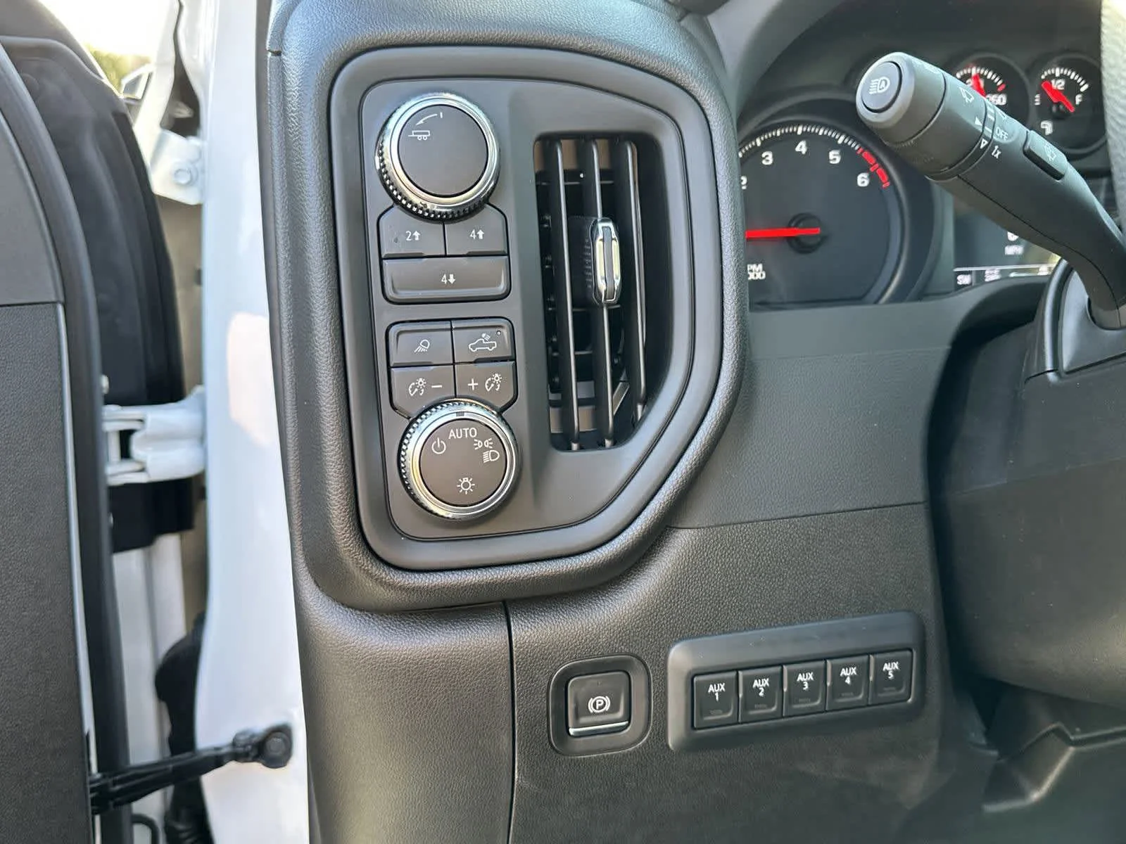 2025 GMC Sierra 3500HD Pro - Photo 60