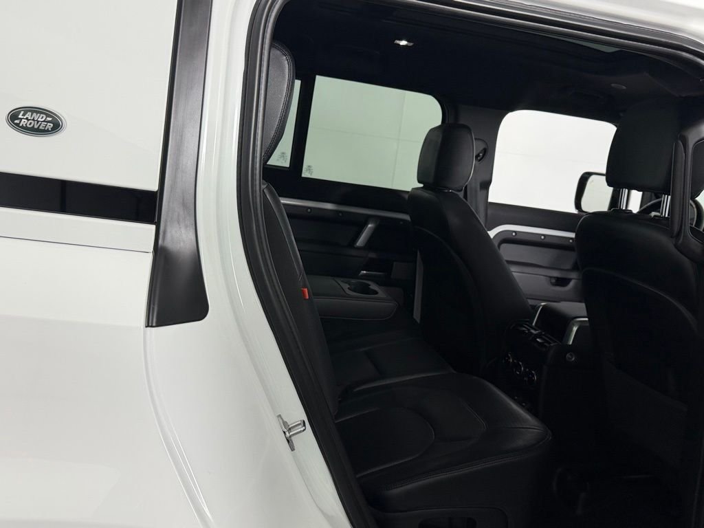 2024 Land Rover Defender X-Dynamic SE - Photo 31