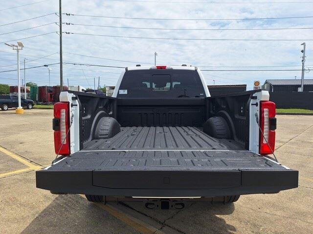 New 2026 Star White Metallic Tri-Coat FORD F-350® King Ranch® image 32