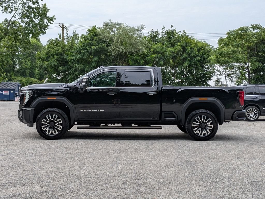Used 2026 Black GMC Denali Ultimate image 10