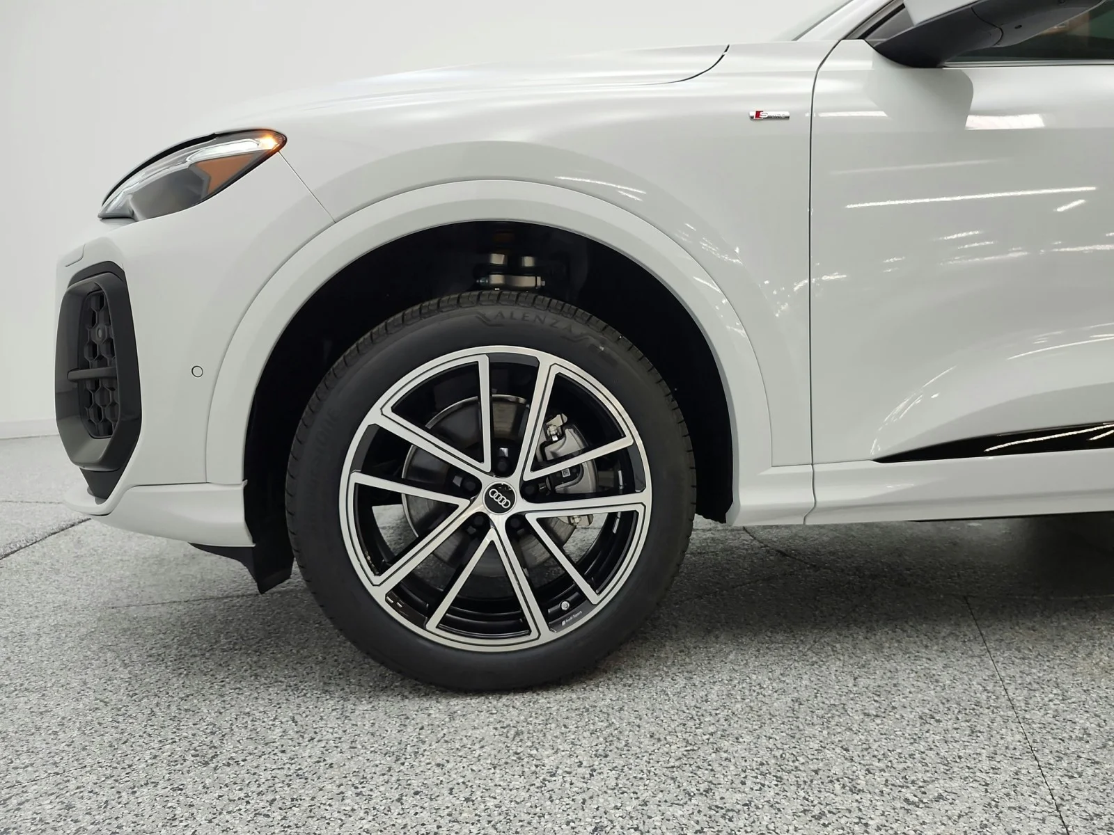 New 2026 Glacier White Metallic Audi Premium Plus 2.0 TFSI quattro image 15