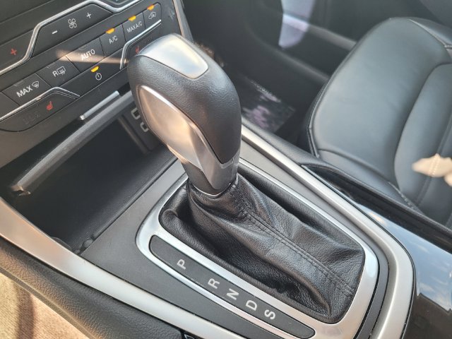 Used 2018 Blue Ford SEL image 20