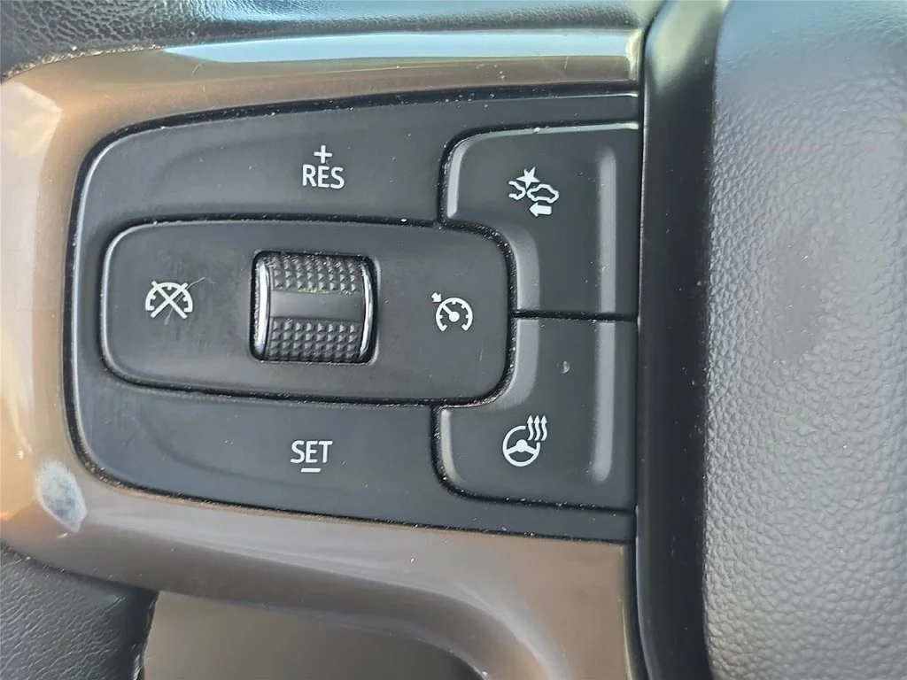 Used 2022 Black Chevrolet High Country image 22