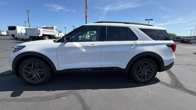 New 2026 Star White Metallic Tri-Coat Ford ST image 7