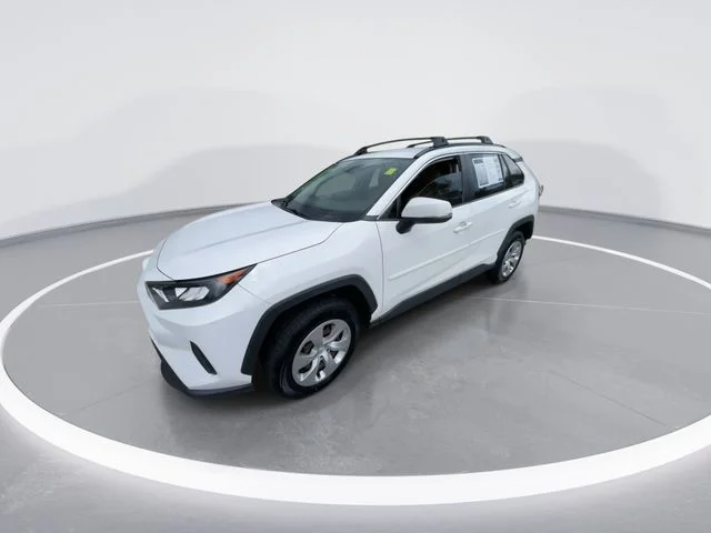 Used 2020 White Toyota LE image 4
