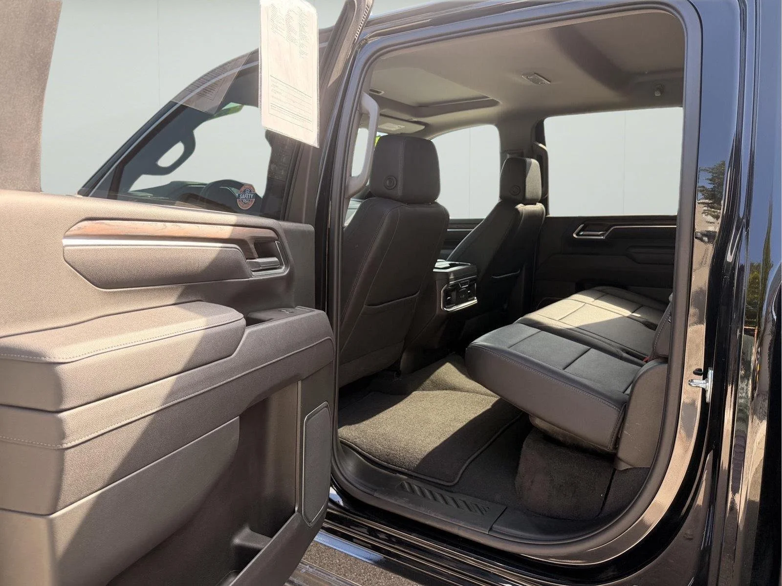 Used 2025 Onyx Black GMC SLT image 15