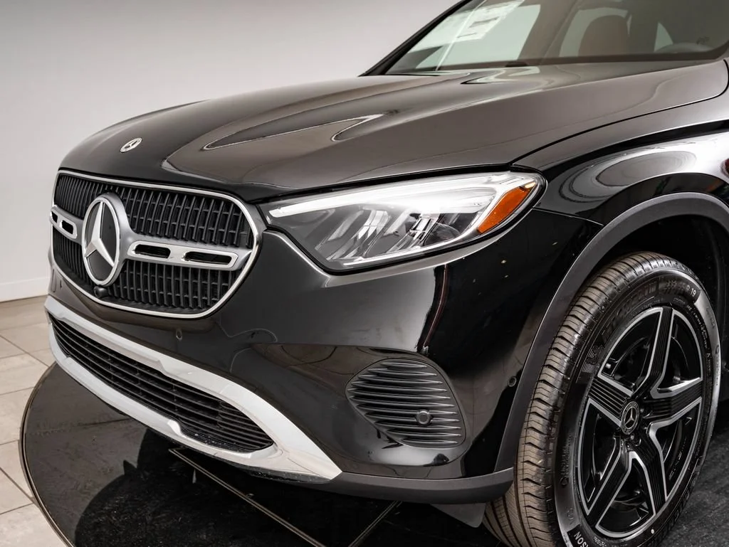 New 2026 Black Mercedes-Benz GLC 300 image 3