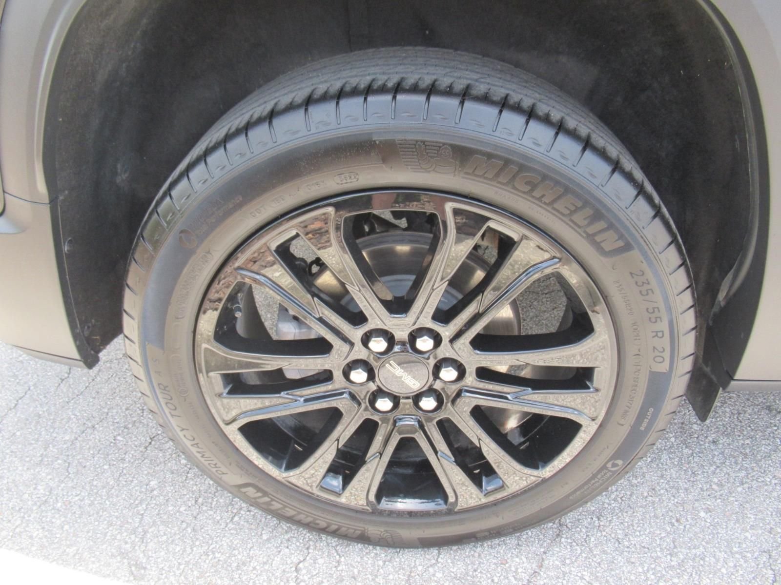 Used 2023 Black GMC SLE image 8