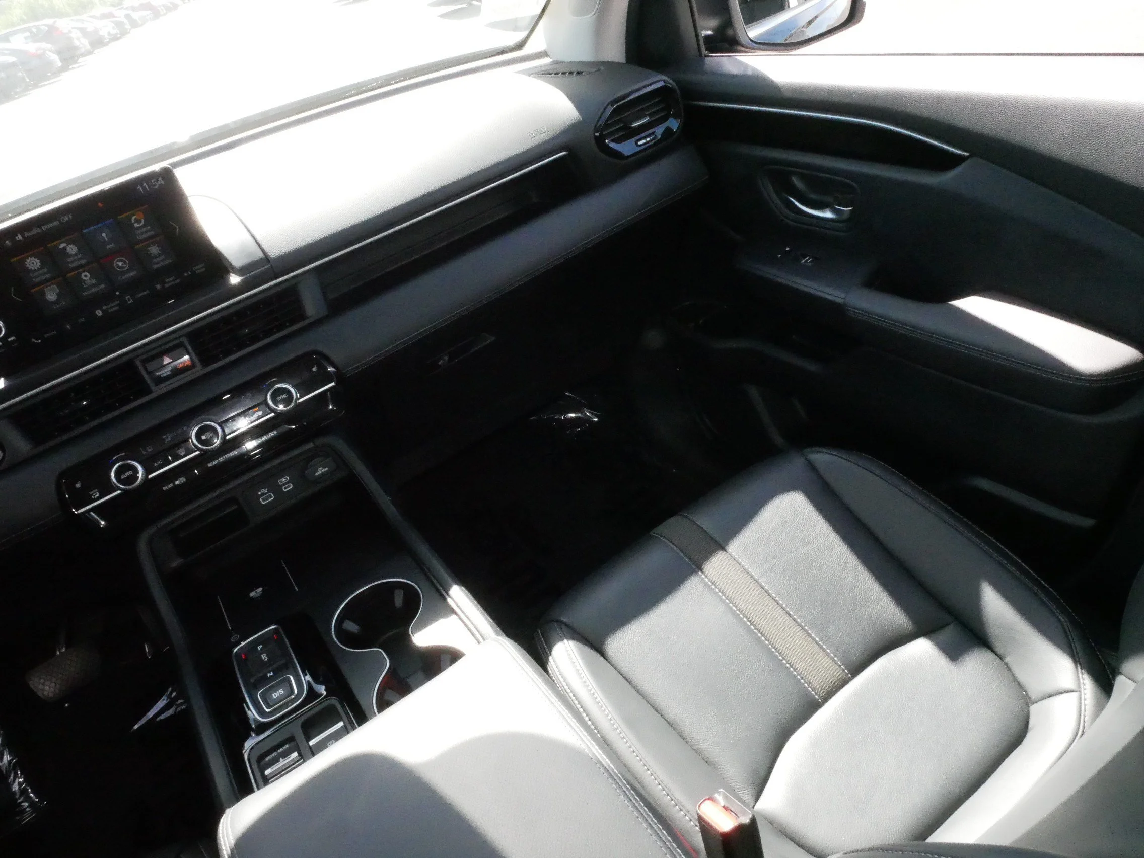 2025 Honda Pilot EX-L - Photo 11