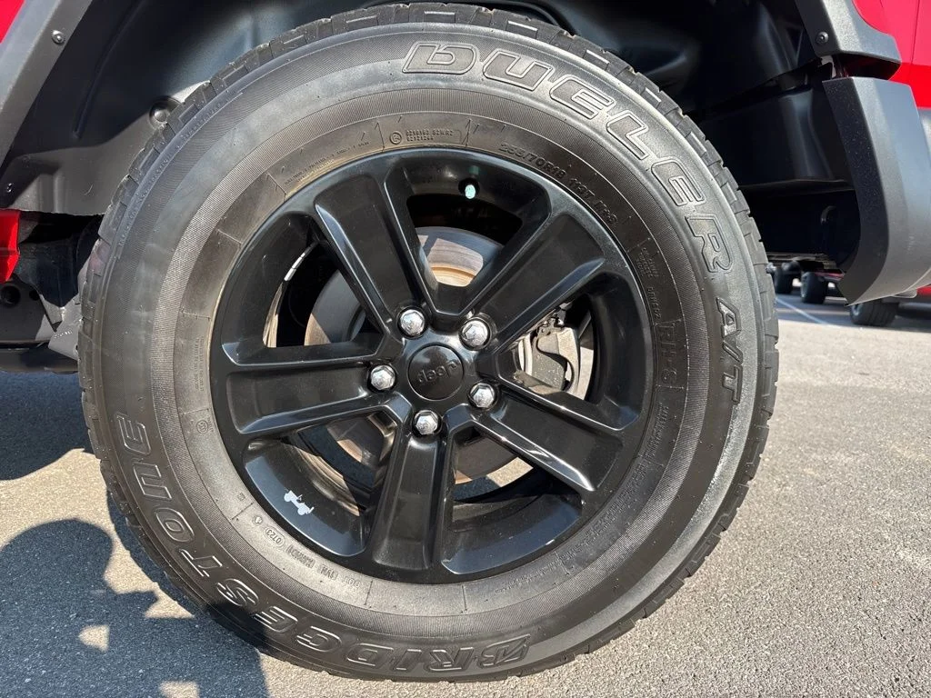 Used 2021 Red Jeep Unlimited Sahara Altitude image 13
