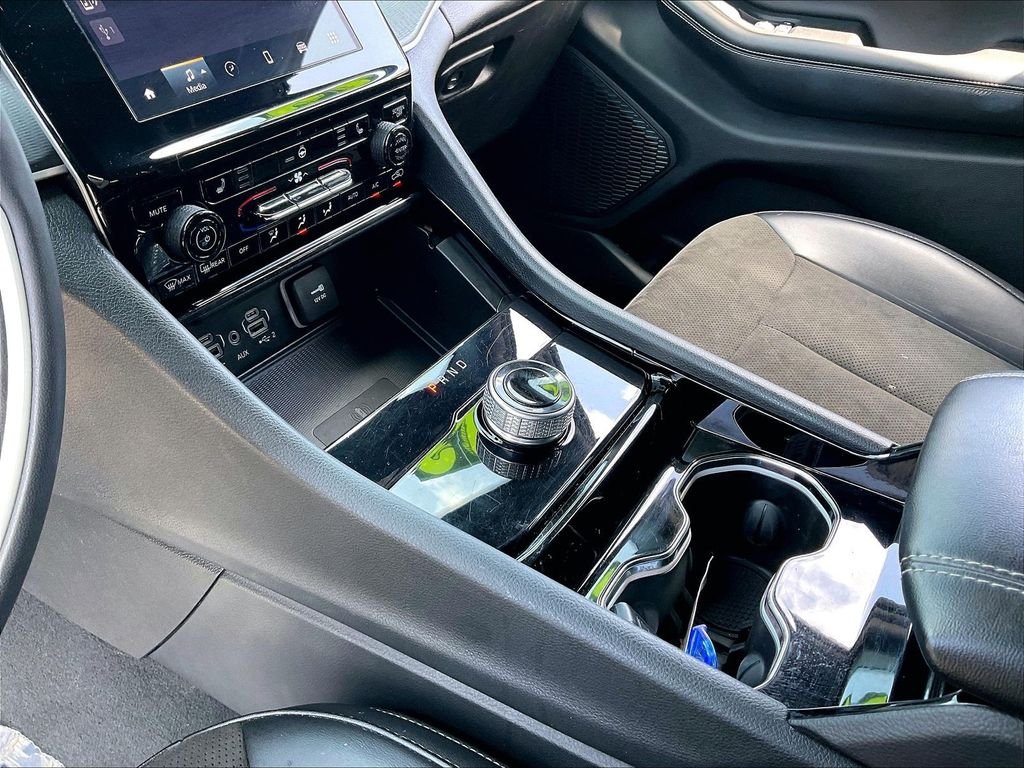 Used 2023 White Jeep Altitude X image 19