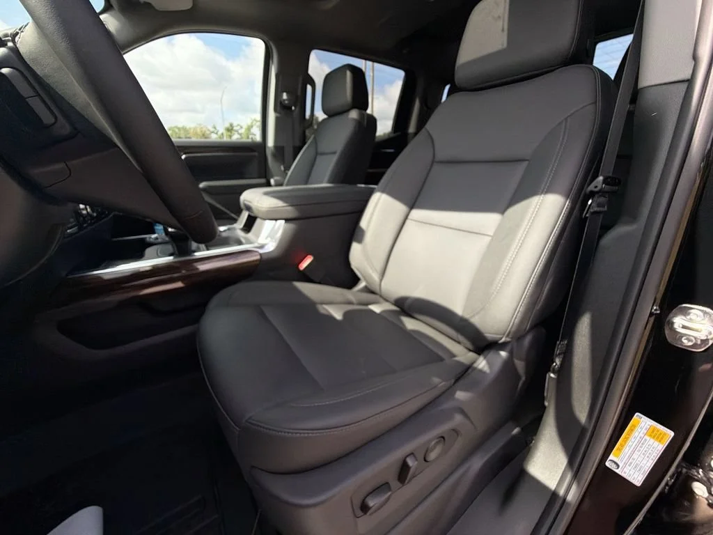New 2026 Onyx Black GMC Elevation image 18