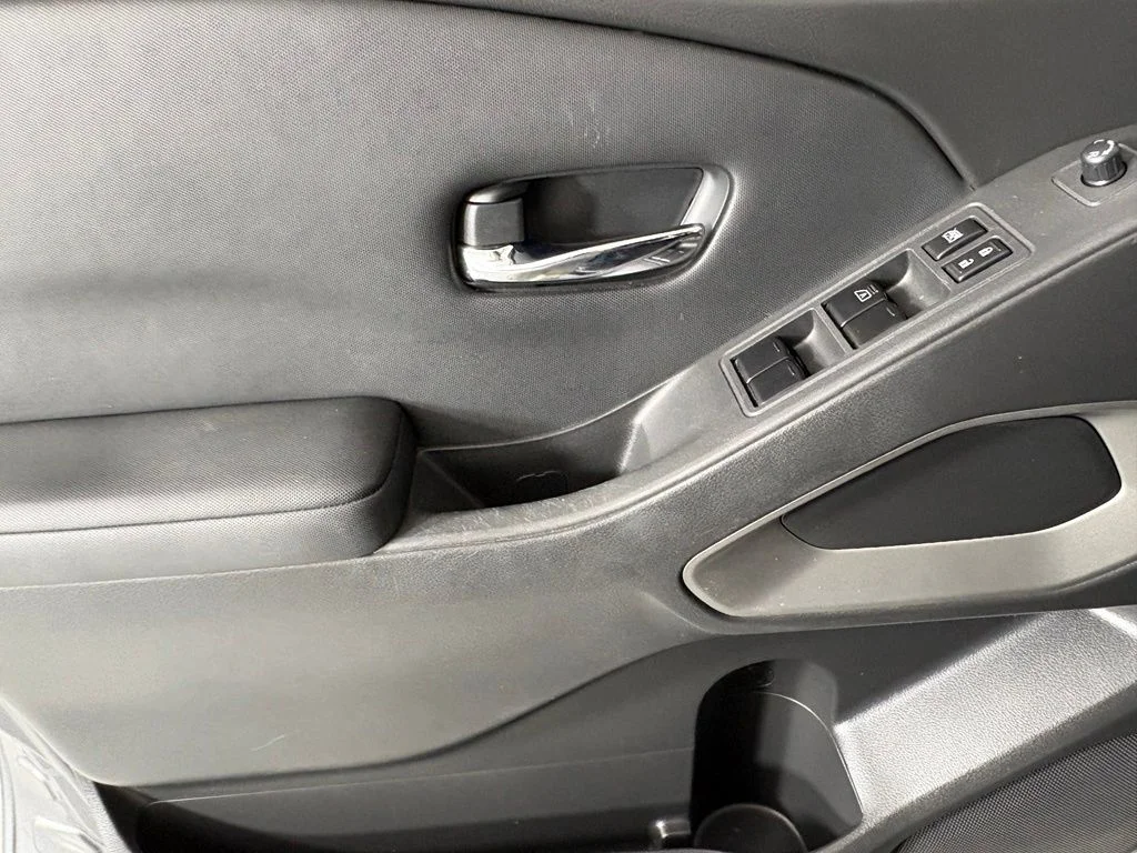 Used 2022 Gray Nissan SV image 18