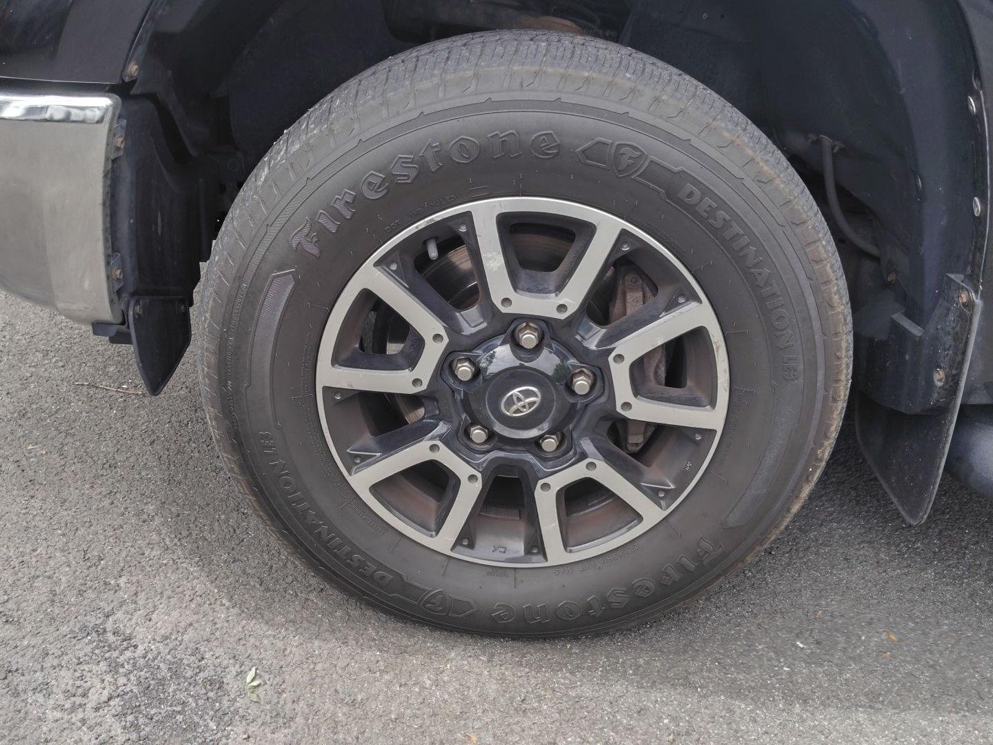 Used 2015 Attitude Black Metallic Toyota LTD image 4