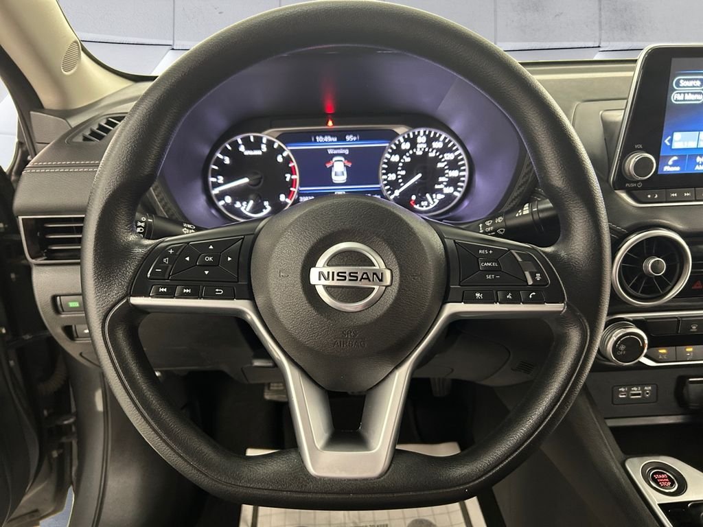 Used 2023 Gray Nissan SV image 9