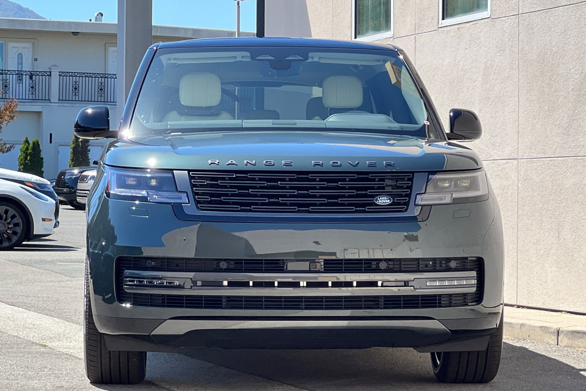 New 2026 Belgravia Green Land Rover SE image 10
