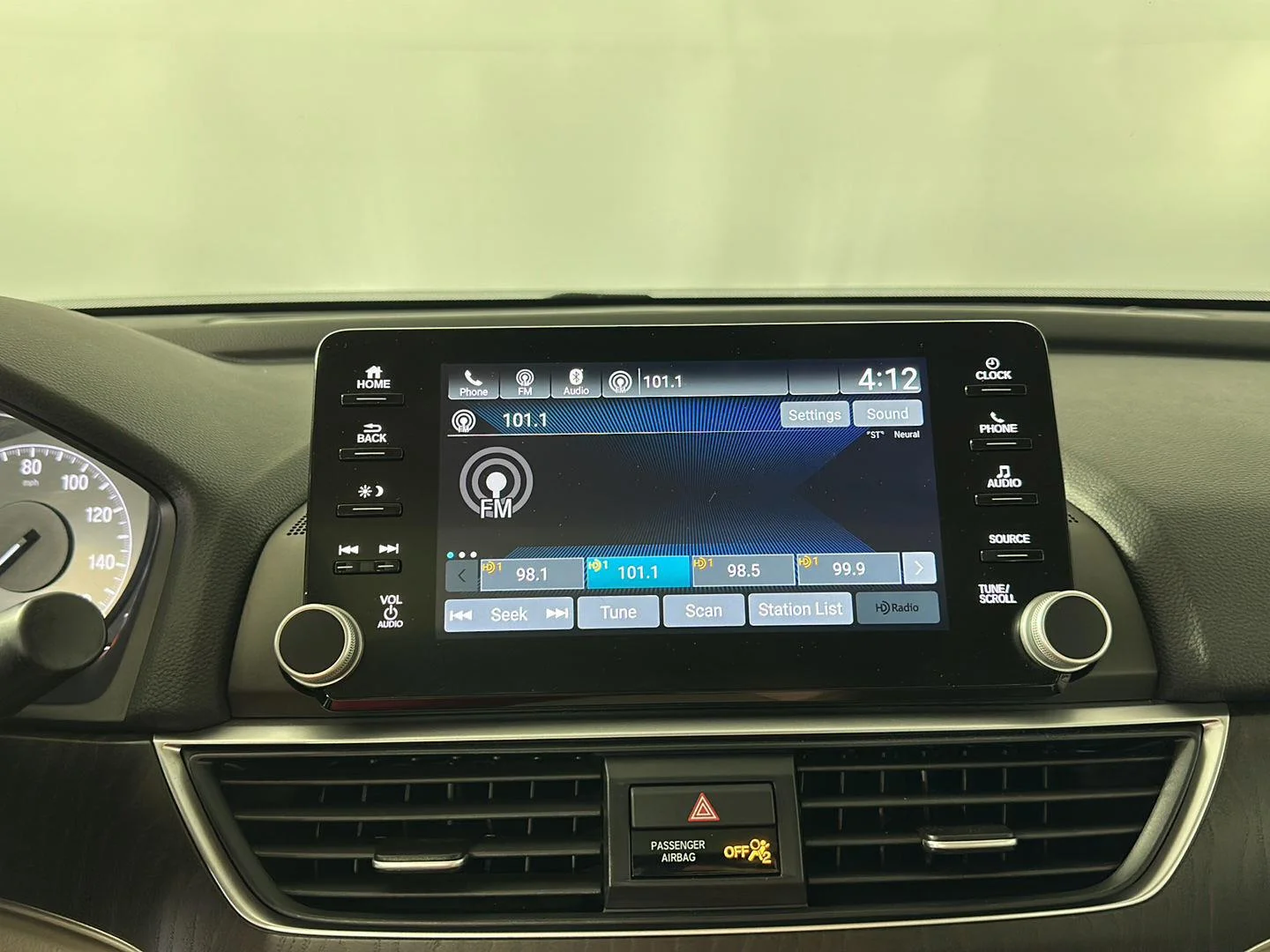 Used 2020 Platinum White Pearl Honda EX-L image 16