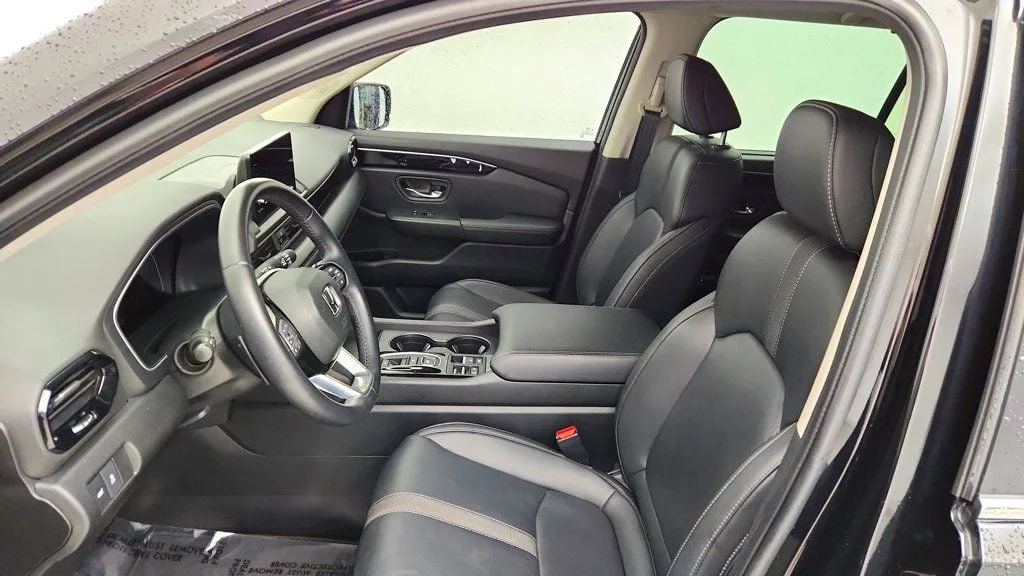 Used 2023 Crystal Black Pearl Honda EX-L 8 Seater 2WD image 19