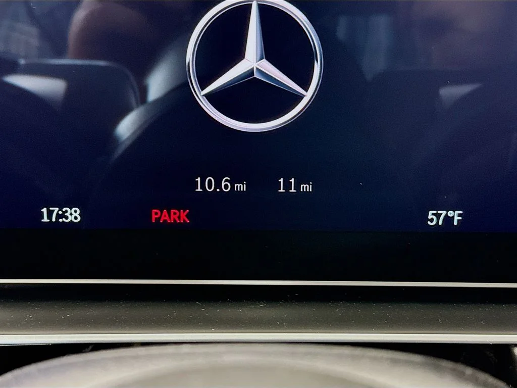 New 2026 MANUFAKTUR Moonlight White Metallic Mercedes-Benz GLE 450 image 13