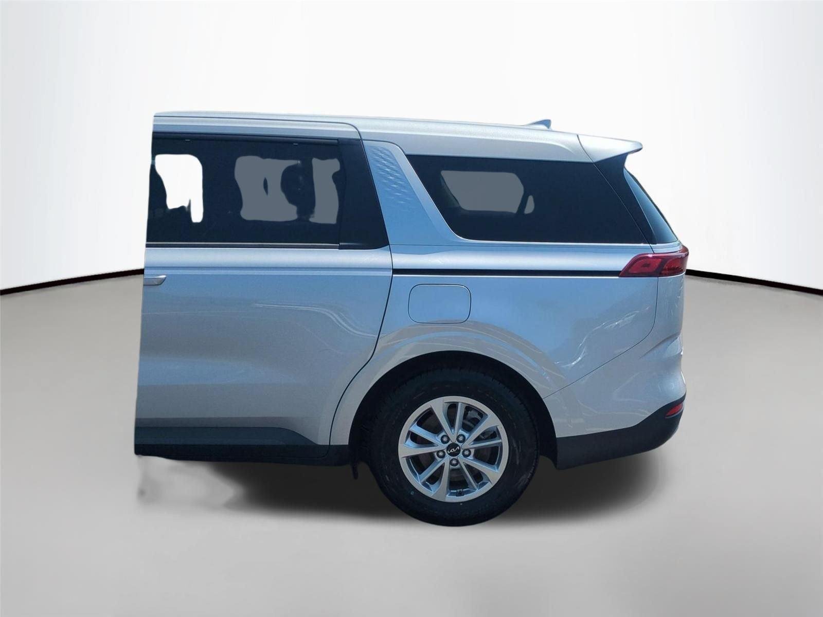 Used 2022 Silky Silver Kia LXS image 11