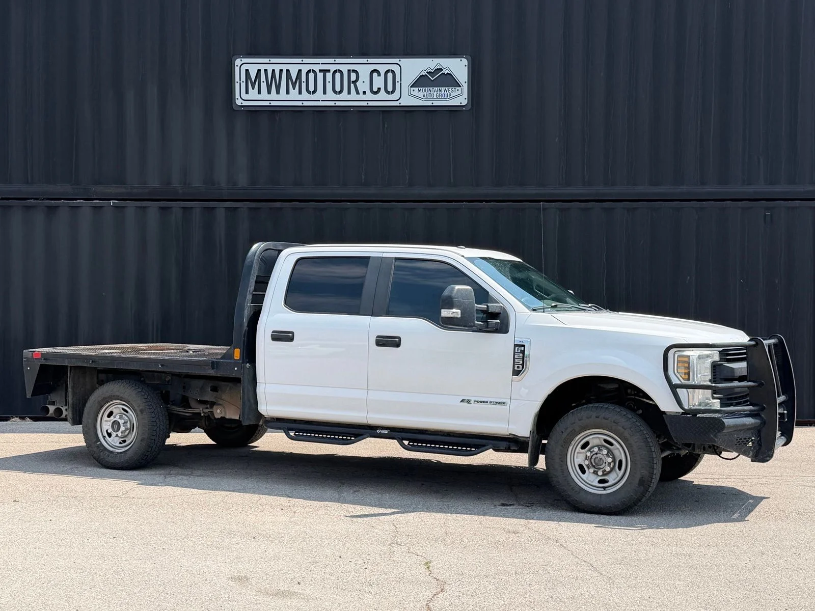 Used 2019 White Ford XL image 1