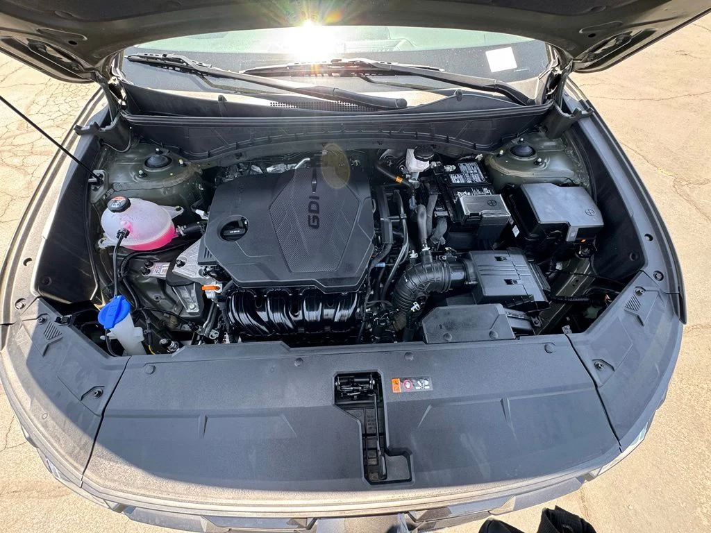 Used 2025 Green Hyundai SEL image 32