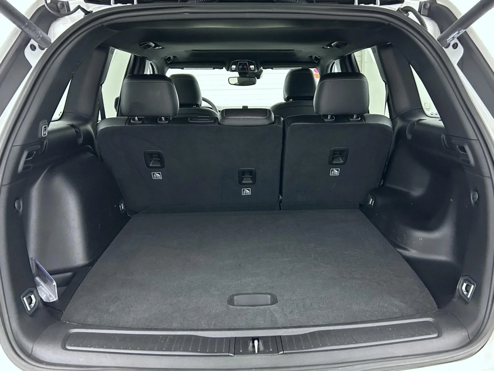 Used 2023 White Jeep Altitude X image 22