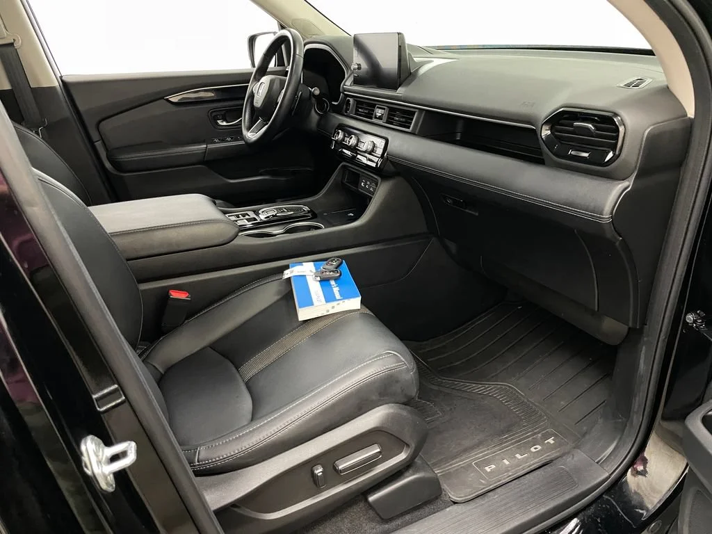 Used 2024 Black Honda Touring image 40