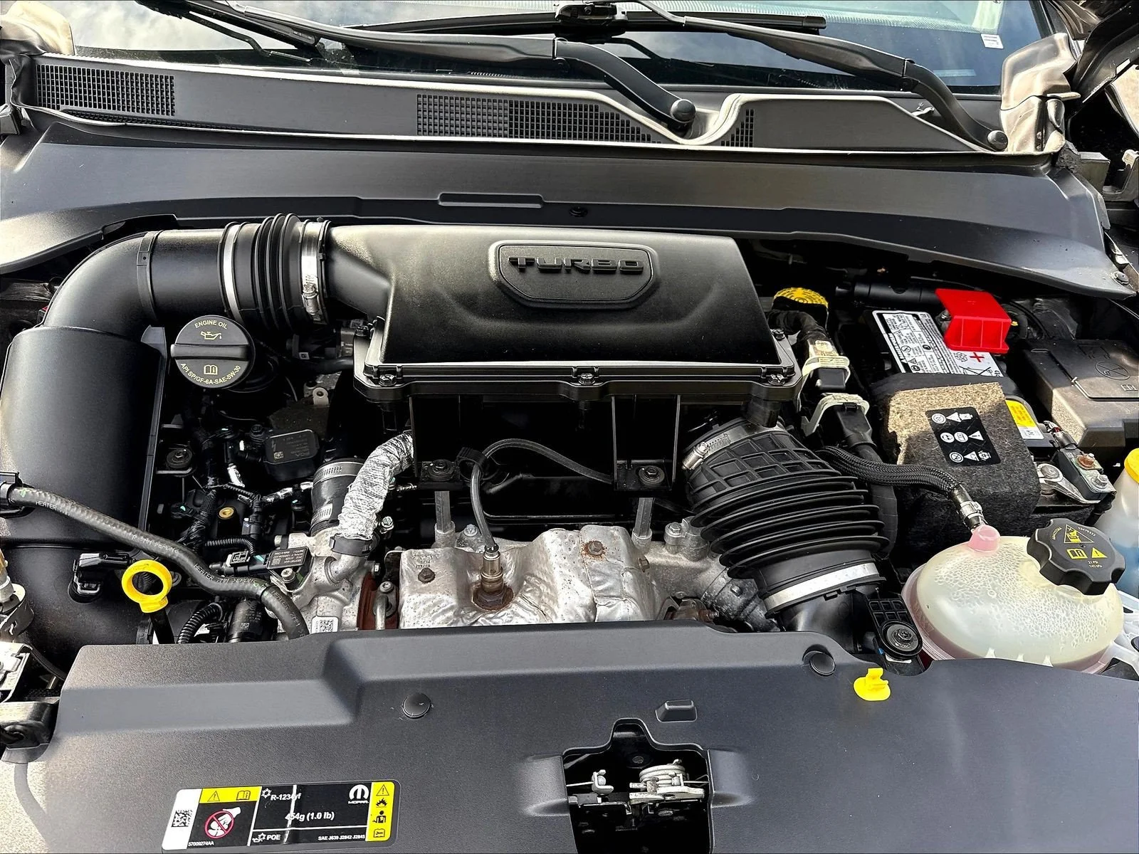 Used 2023 Crystal Metallic Jeep Limited image 31