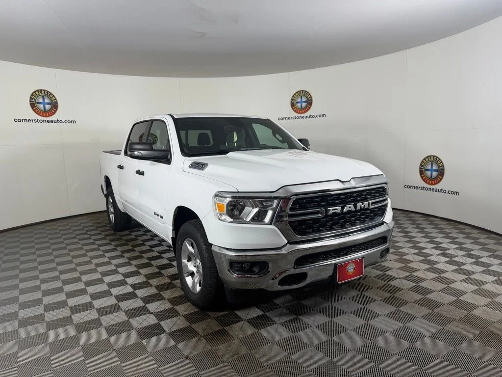 Used 2024 White Ram Big Horn/Lone Star image 18